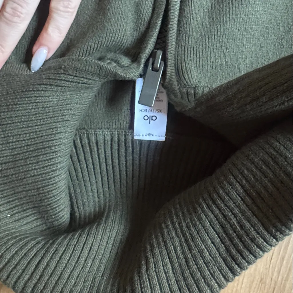 ALO Yoga Olive Green Scholar Knit Cropped Full Zip Jacket - Image 3