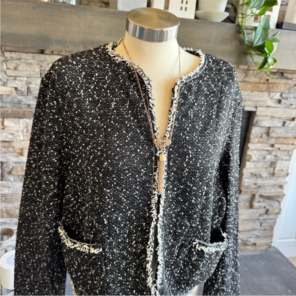 Max Studio Charcoal and Ivory Textured Blazer - Image 7