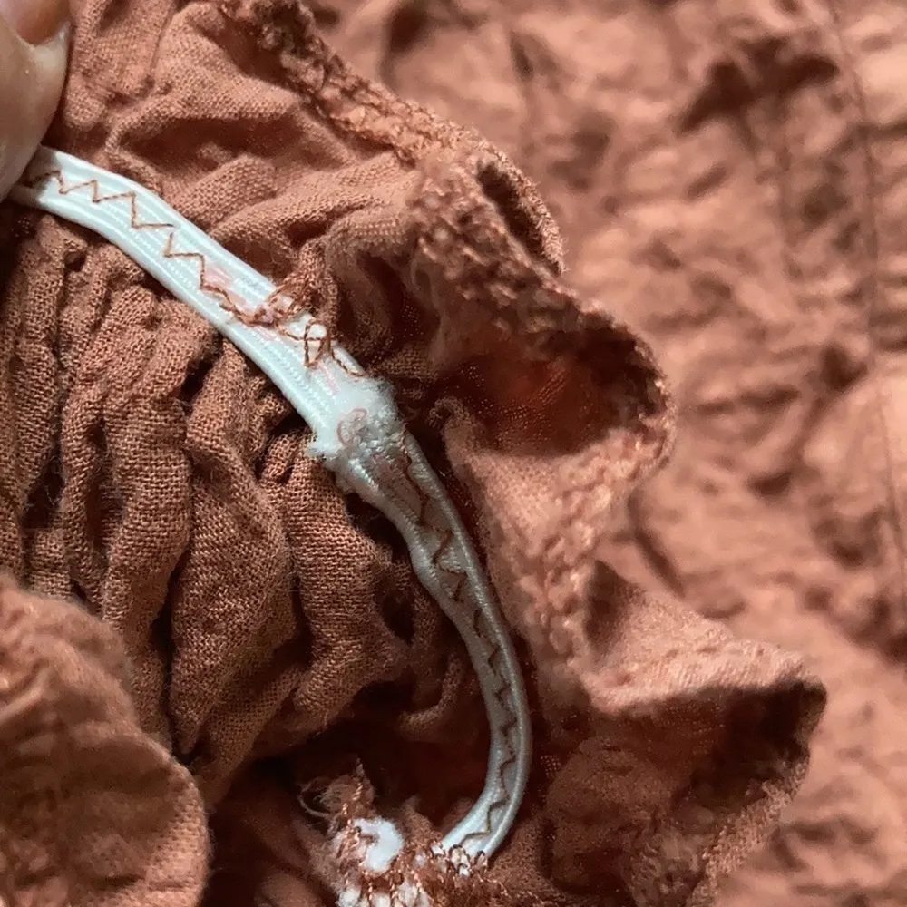 Zara‎ textured weave ruffled shirt neutral color size medium - Image 6