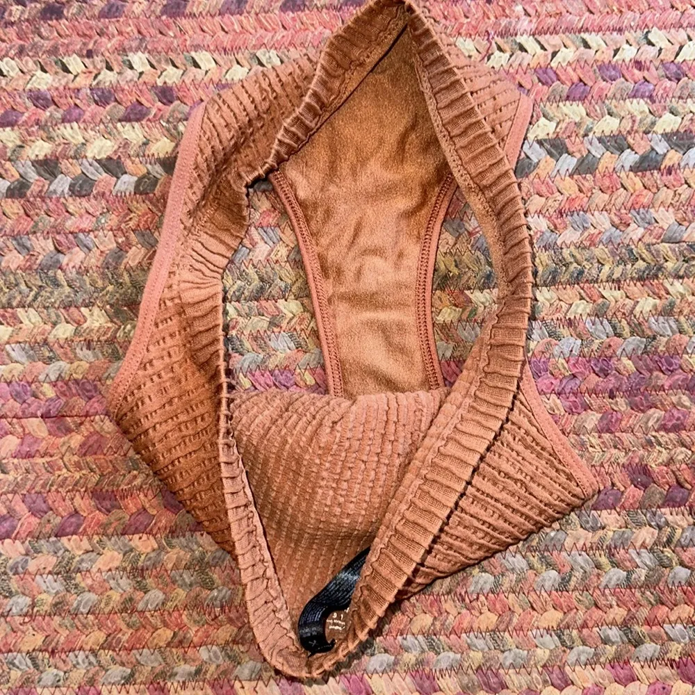 OUT FROM UNDER URBAN OUTFITTERS BROWN TEXTURED CHEEKY SWIM BOTTOMS - Image 4