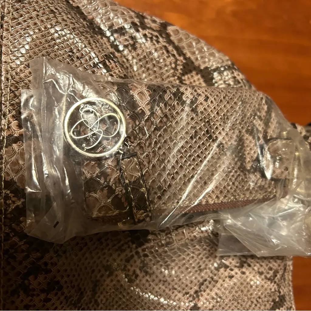 NWT Jessica Simpson Snakeskin Print Shoulder Bag + Matching Wallet - Image 8