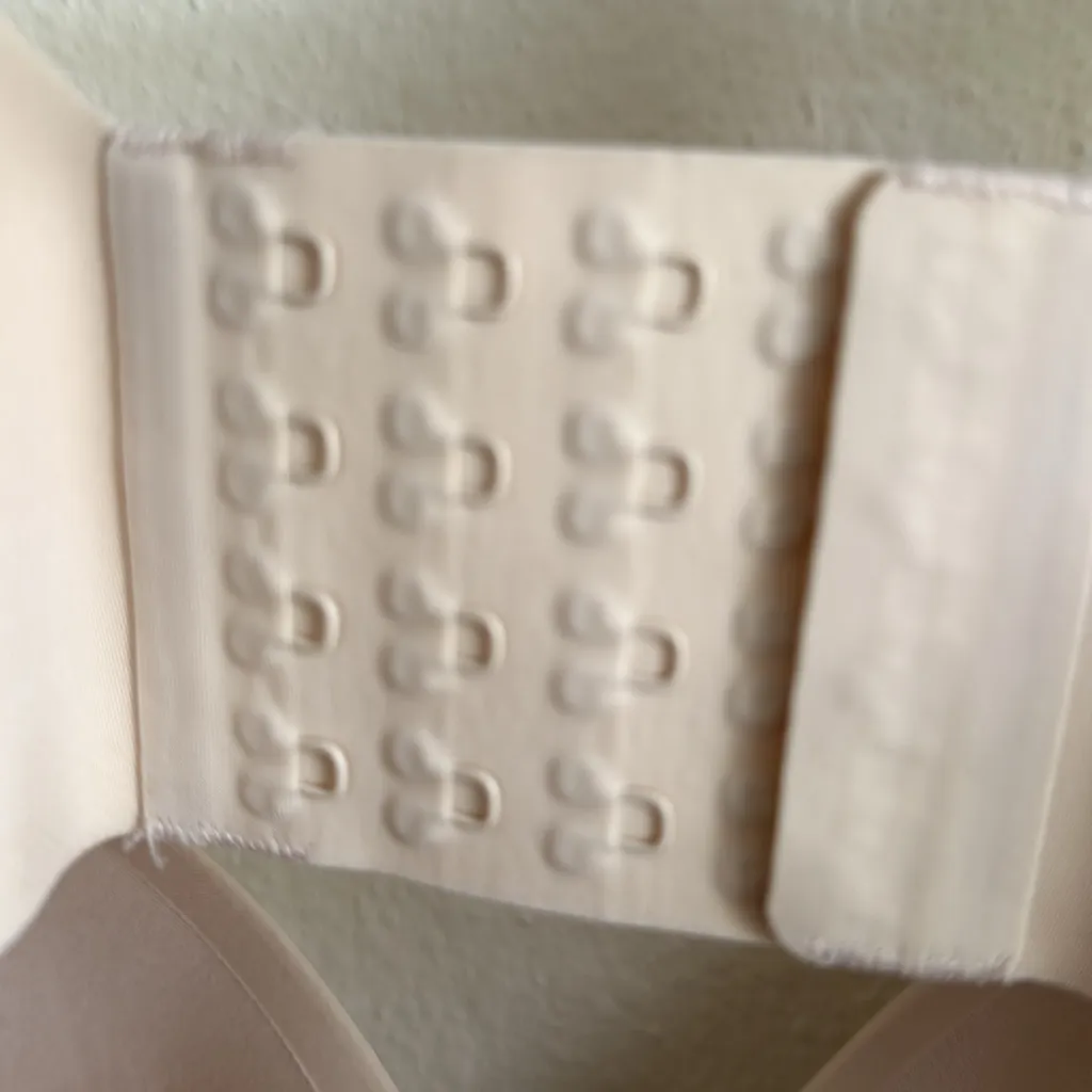 SOMA Vanishing 360 Perfect Coverage Nude Bra. - Image 7