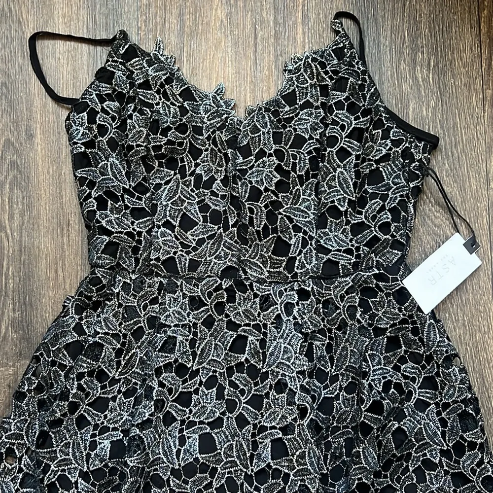 ASTR THE LABEL METALLIC DRESS - Image 2