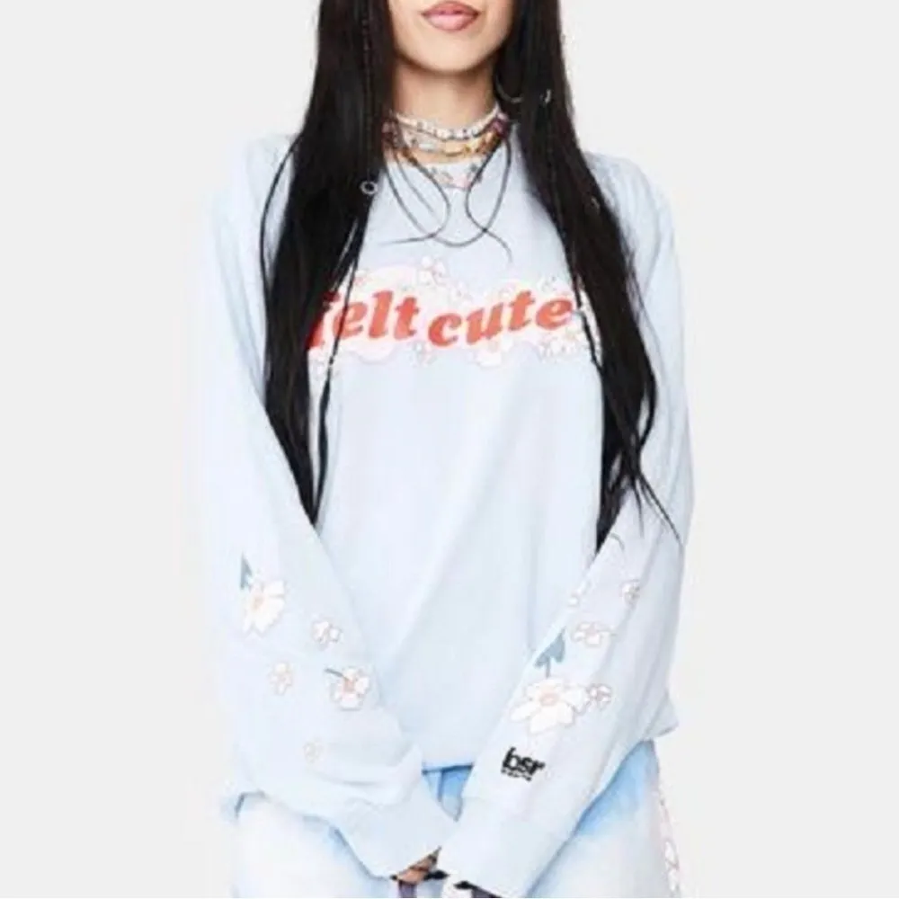 Revolve BSR by Samii Ryan felt cute daisy pastel blue sweatshirt - Image 4