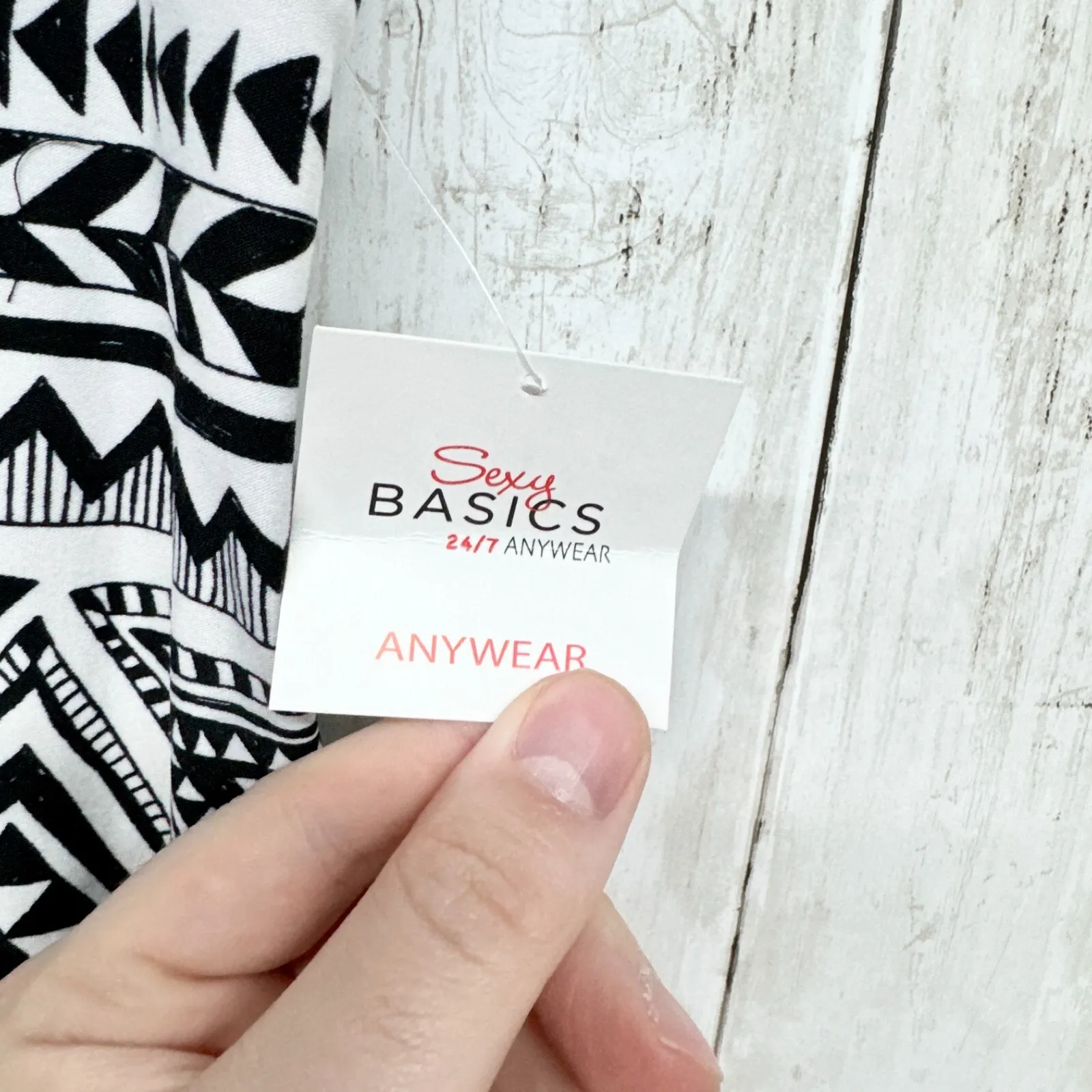 Sexy Basics 24/7 Anywear Pants Women Small Aztec Print Leggings Black White NWT - Image 2