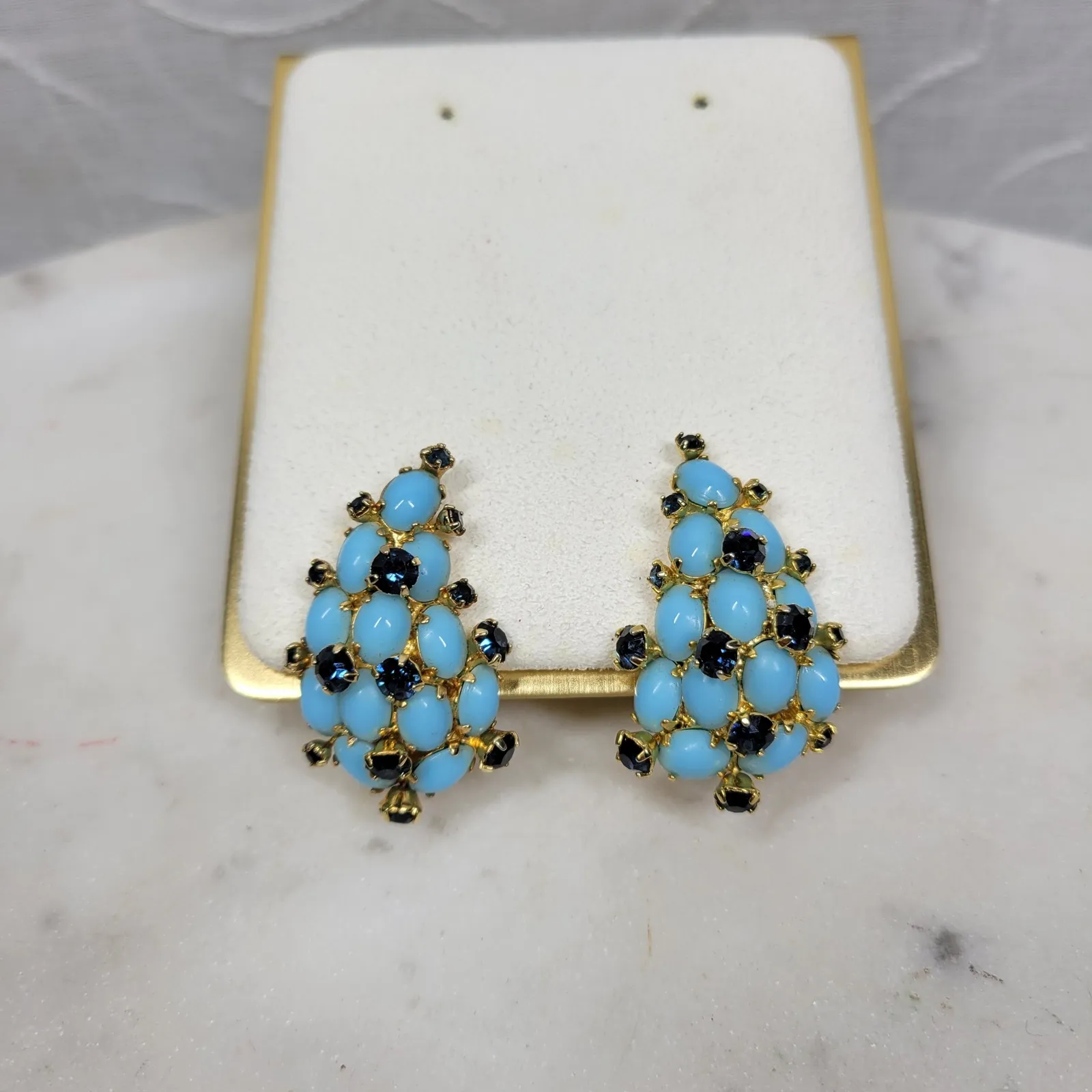 Vendome Cluster Rhinestones Earrings Blue Faux Opal Grapes Gold Tone Signed - Image 13