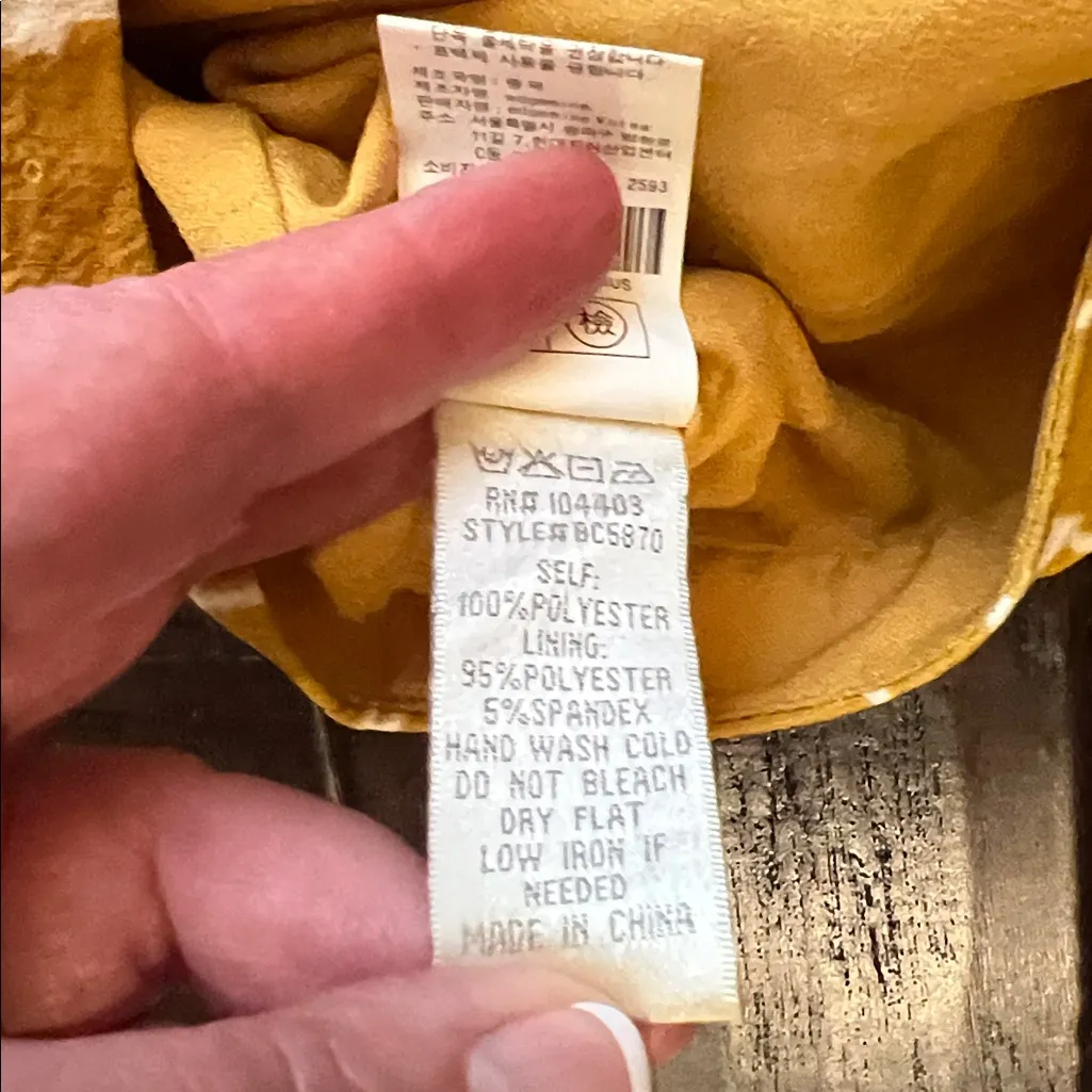 JOA Los Angeles Faux Wrap Printed Yellow Woman's Shorts Size Small - Image 6