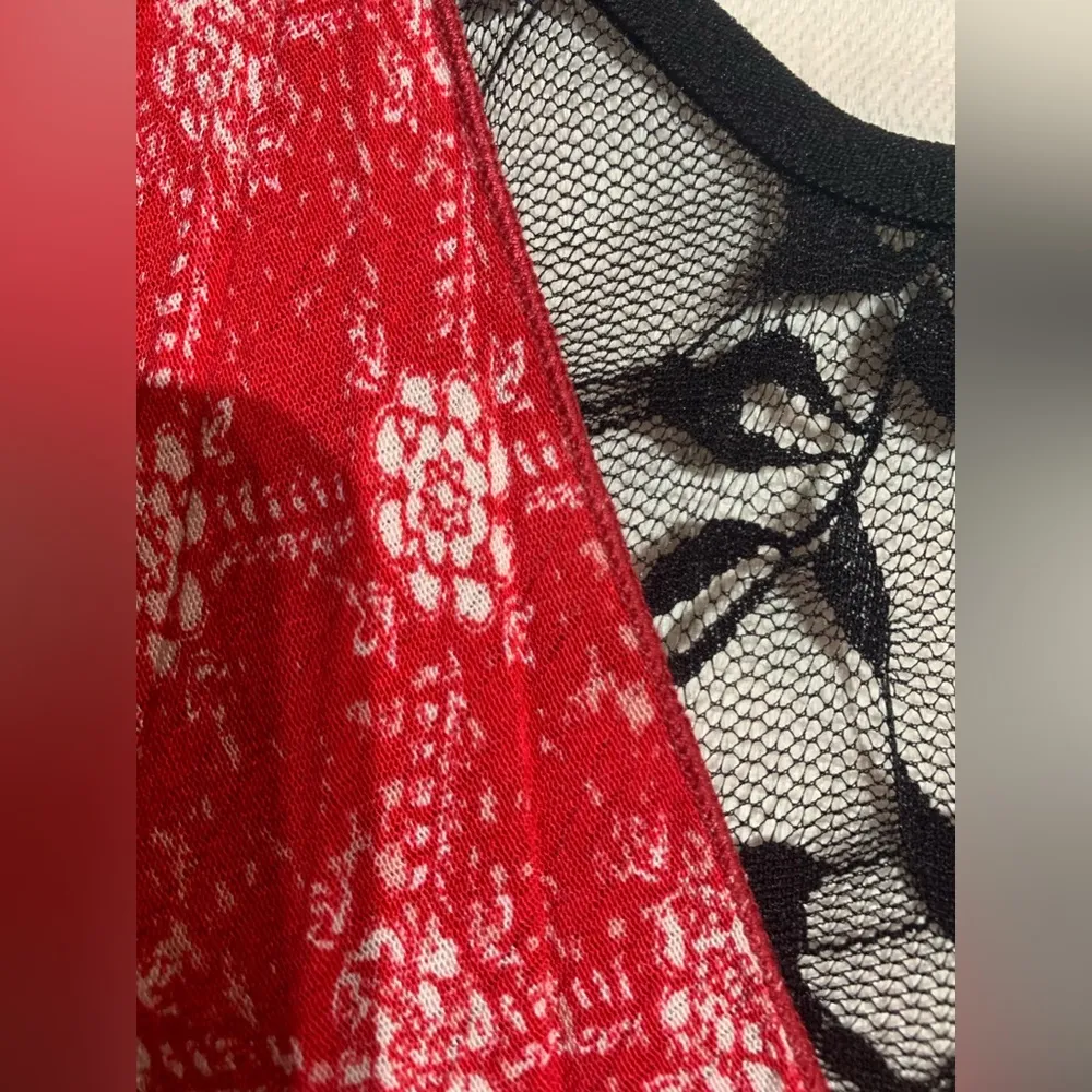 Lularoe Shirley Red White Floral Kimono - Image 9