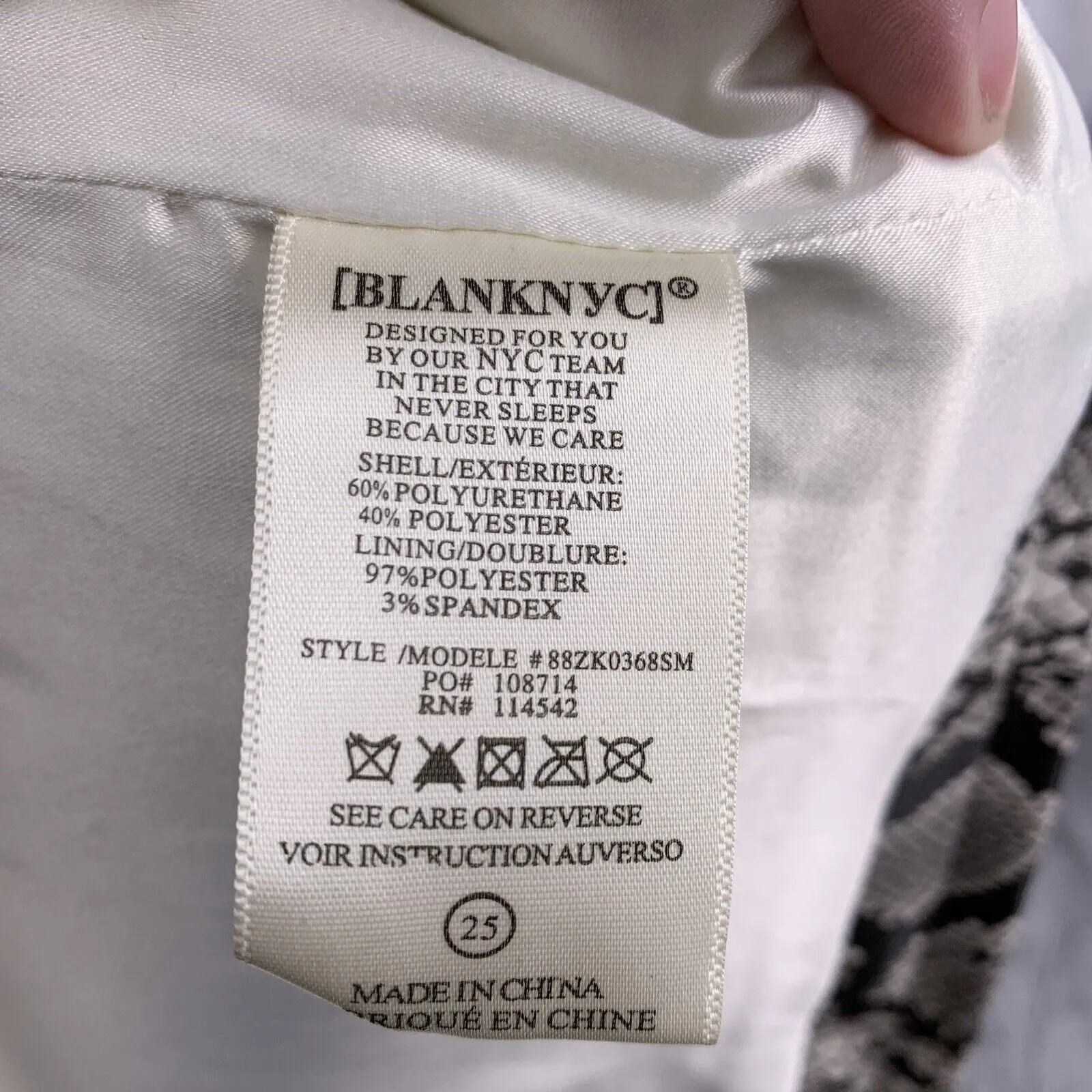 BLANKNYC Snakeskin Print Mini Skirt Size‎ 25 - Image 7