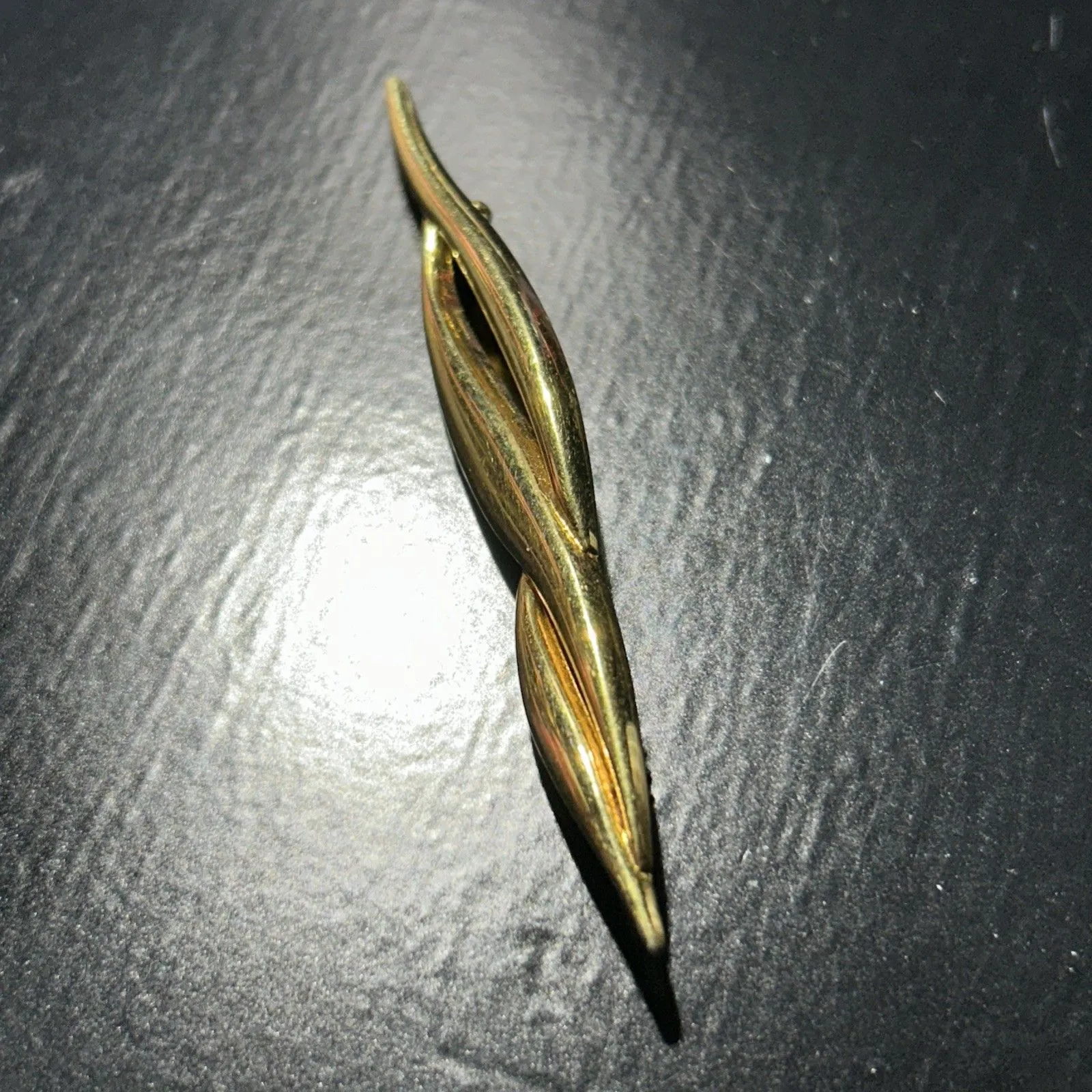 Vintage Monet Gold Tone Swirled Modernist Brooch Pin Costume Signed - Image 2