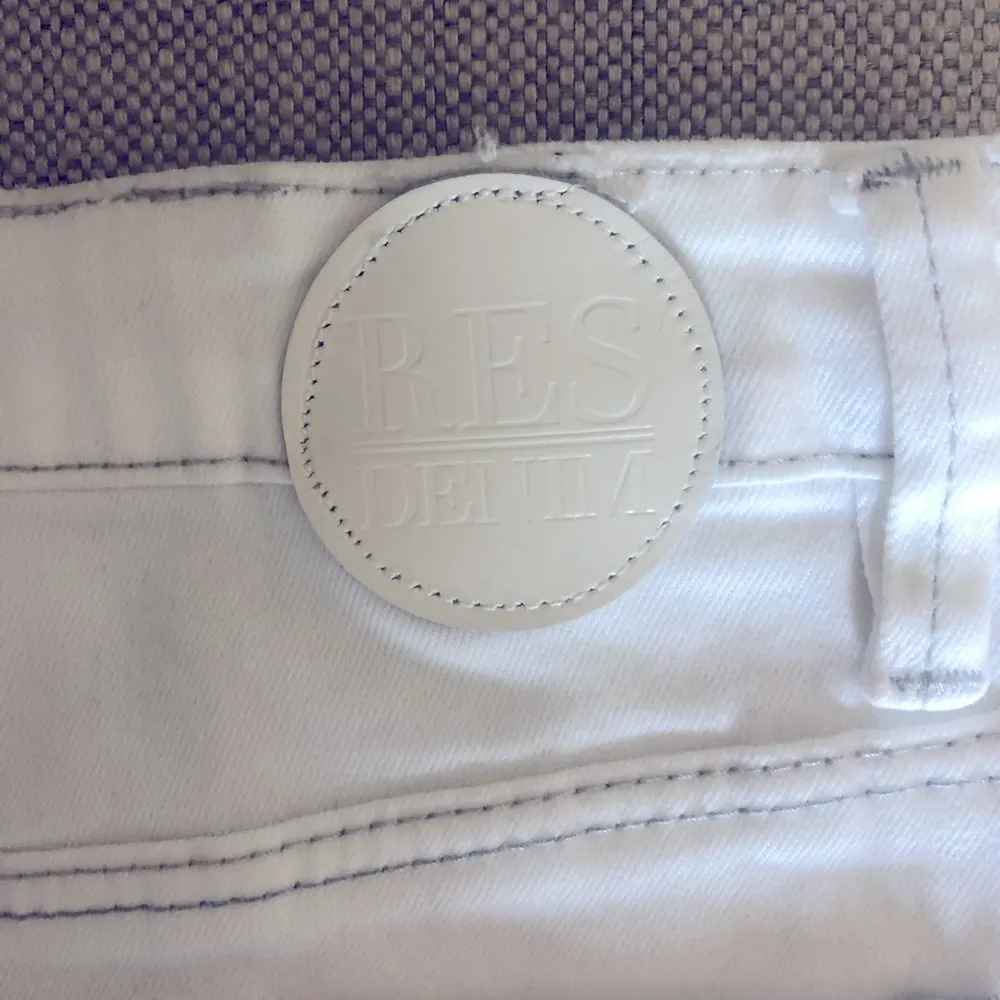 Res white denim mini skirt Size 30 - Image 6