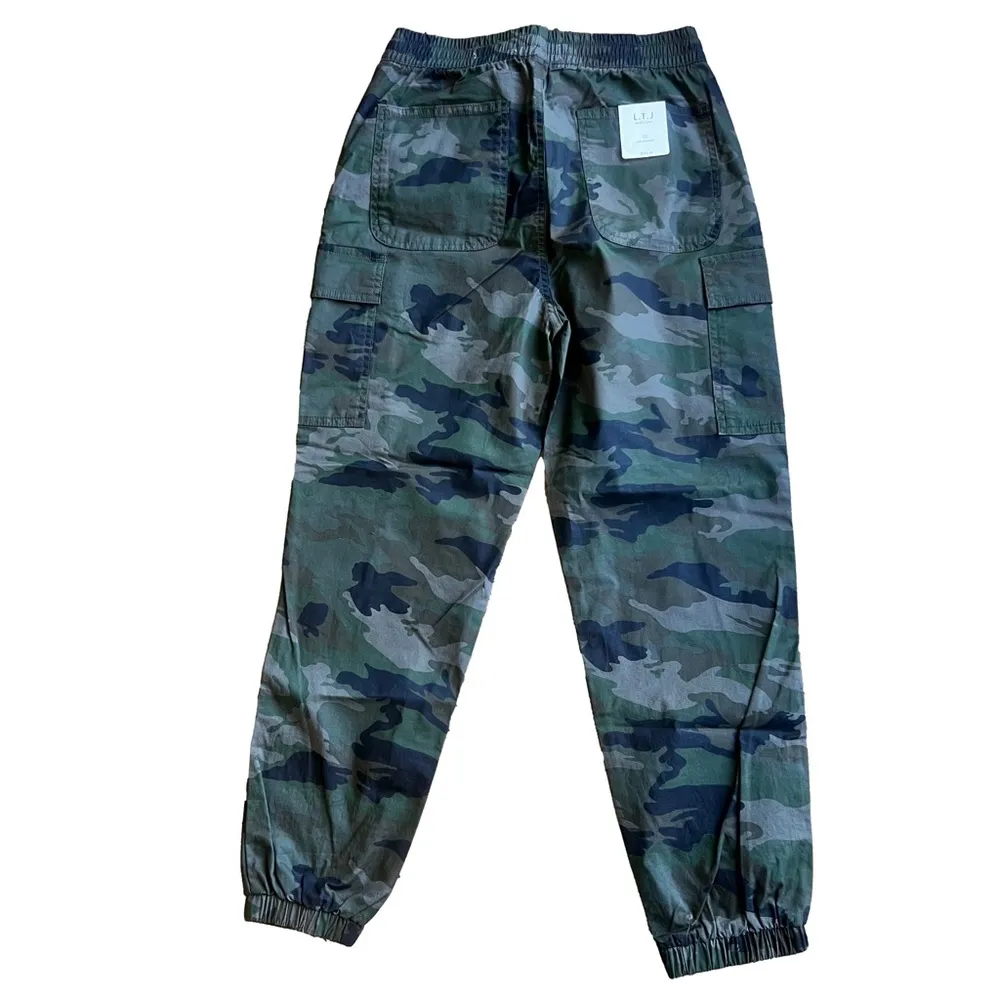 L.T.J. Women's Cargo Joggers Size Medium SKU#B24105 - Image 2