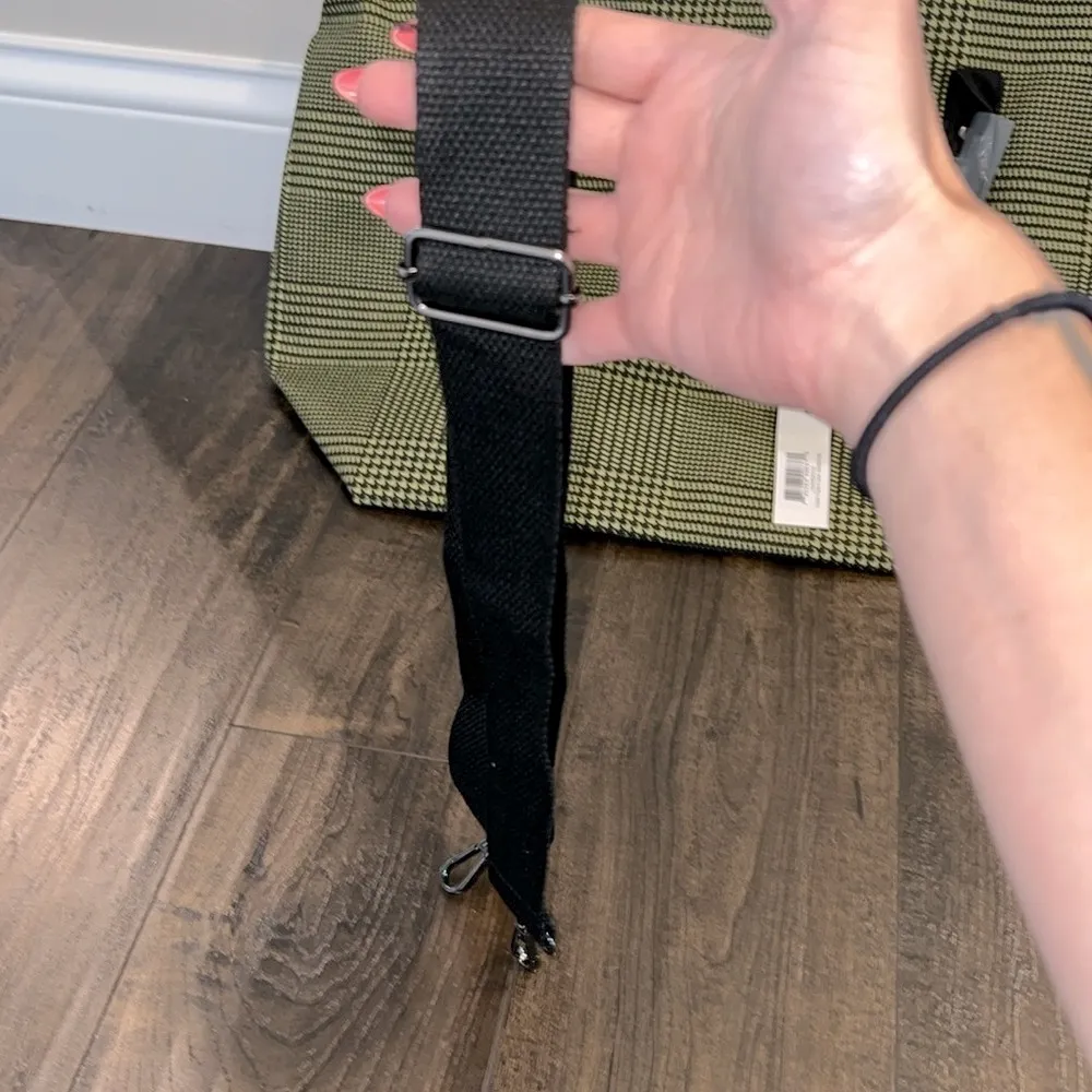 NWT Lulu Dharma Frasier Weekender - Green Plaid - Image 5