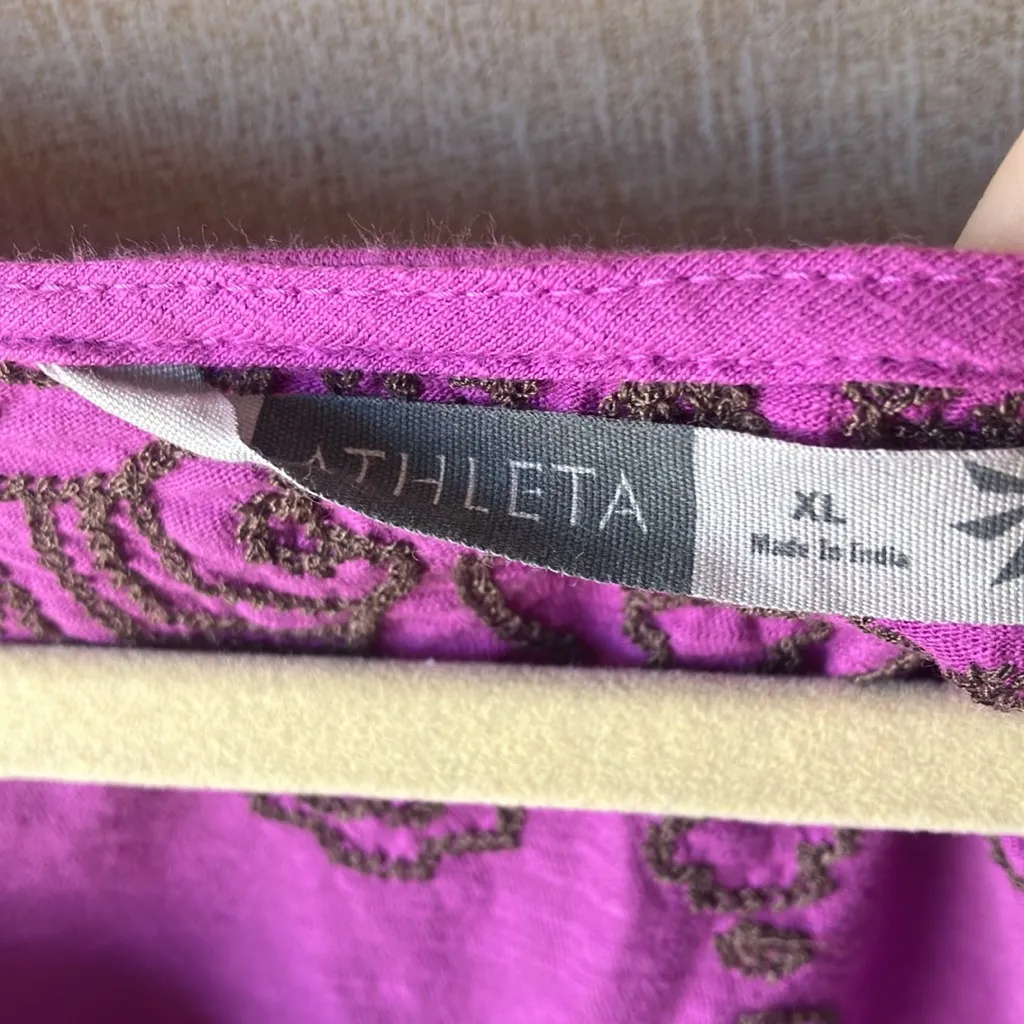 FINAL MARKDOWN Athleta Magenta Embroidered Blouse xl - Image 3