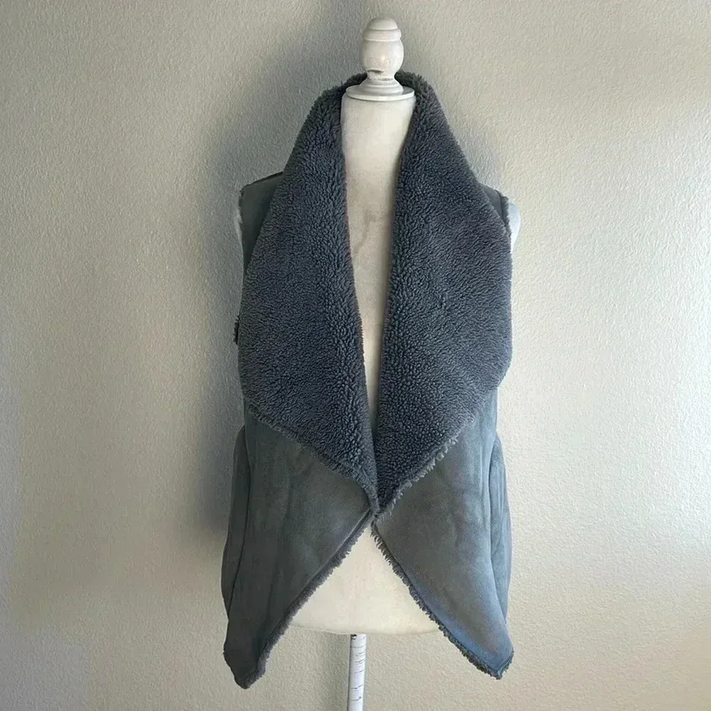 VELVET BY GRAHAM & SPENCER Women's Faux Sherpa‎ Vest Grey XS Gray - Image 2