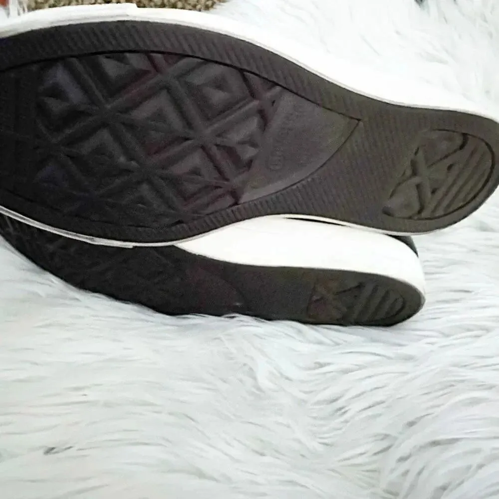 CONVERSE | Chuck Taylor Leather Black Gold Scallop Lace Up | 8 Women's / 6 Men's - Image 6