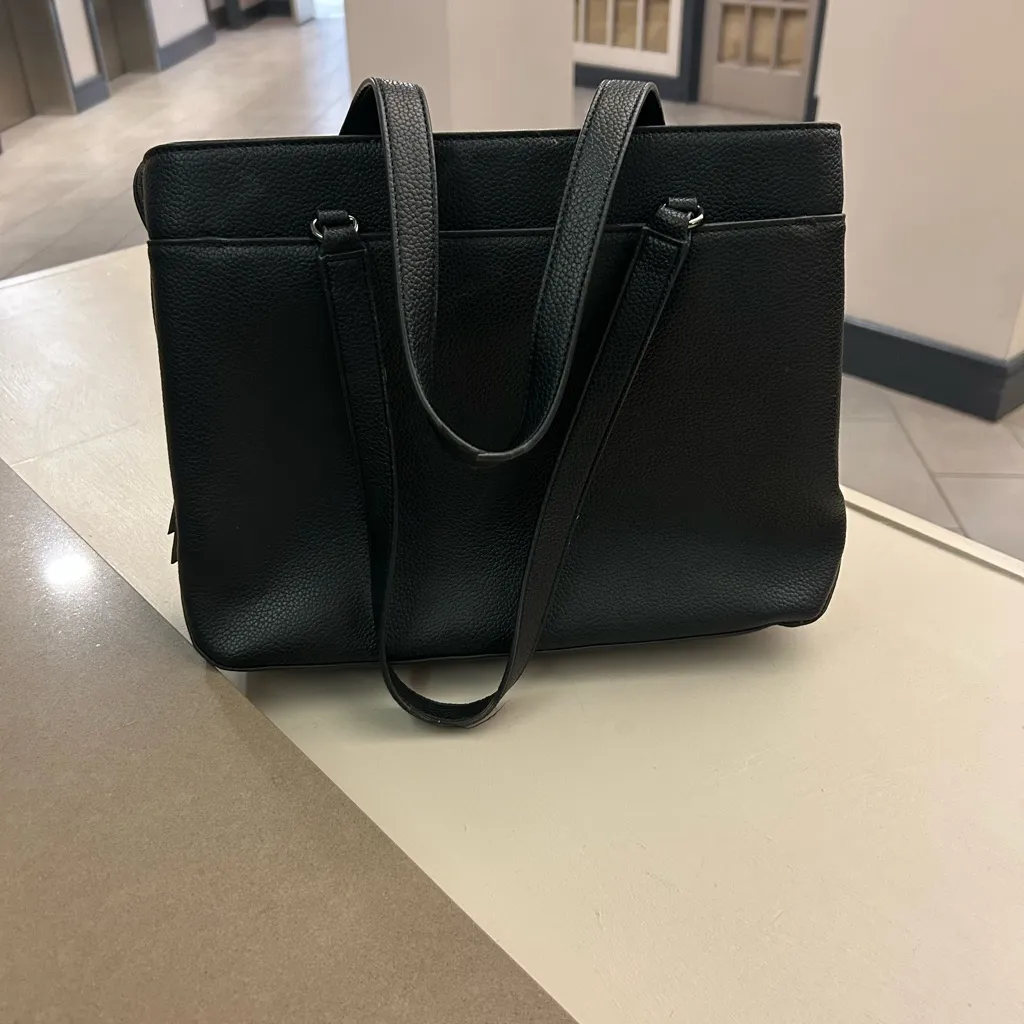 DKNY Textured Black Handbag-Lovely!! Like new-one handle has small fray - Image 2