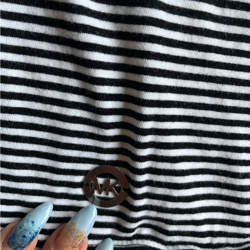 Michael Kors Cold Shoulder Short Sleeve Top Black & White Stripes Medium - Image 2