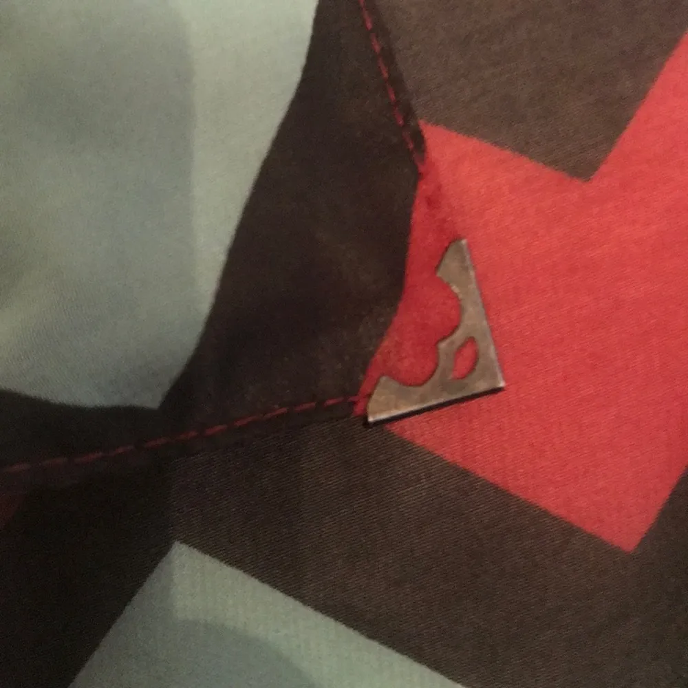 Charlotte Russe Chevron Top B1 - Image 4