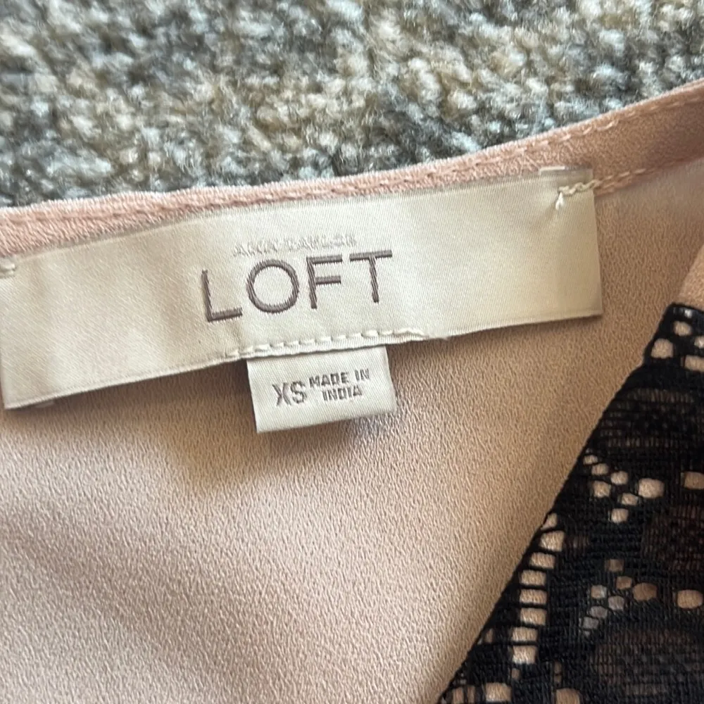 LOFT Lace Detail Sleeveless Blouse - Image 5