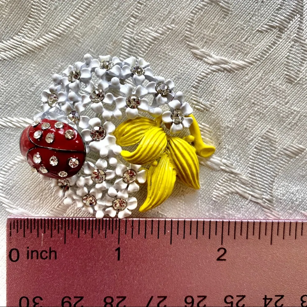 Vintage Ladybug Floral Brooch White - Image 7
