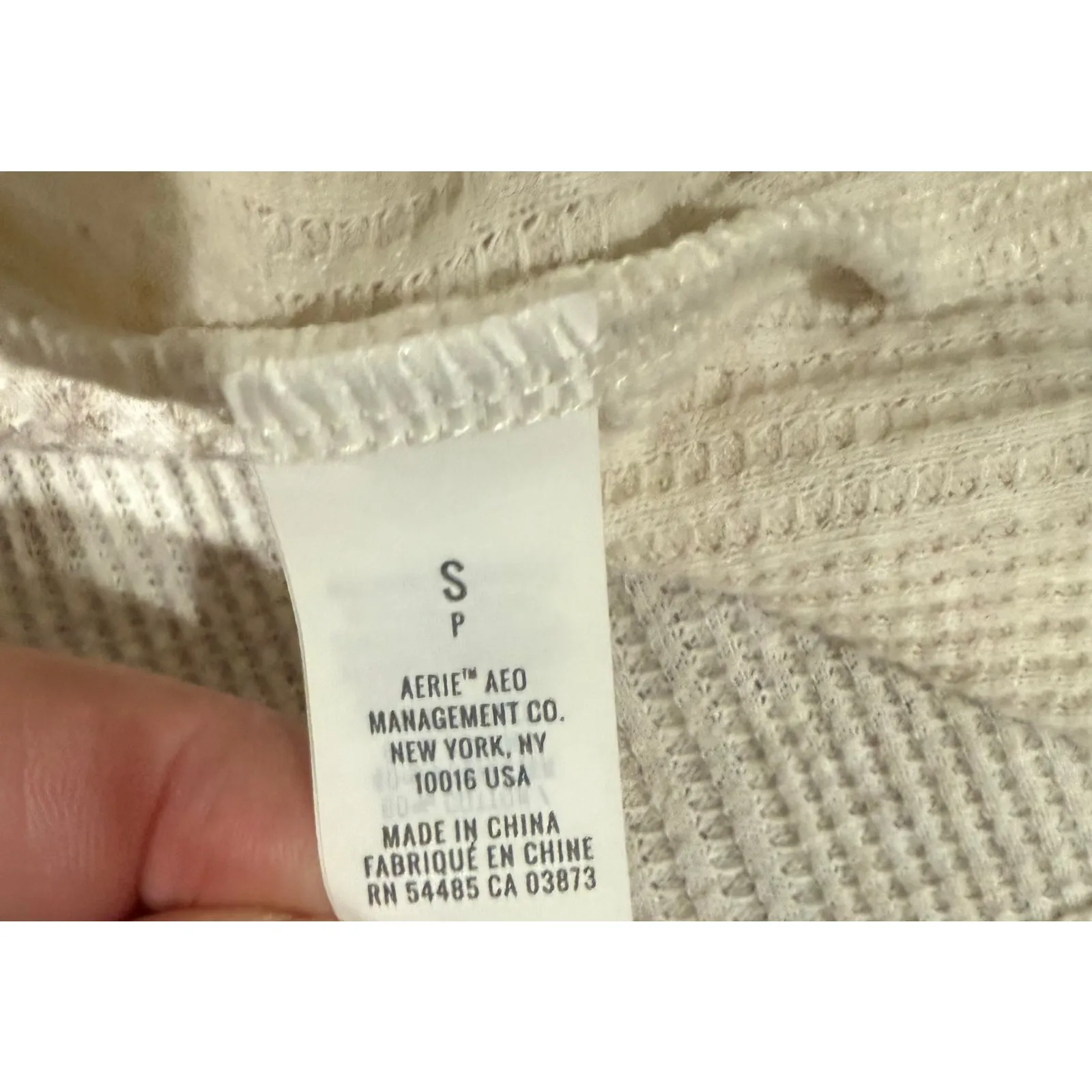 Aerie Women's Heart eyes ribbed waffle henley long sleeve shirt beige small - Image 6