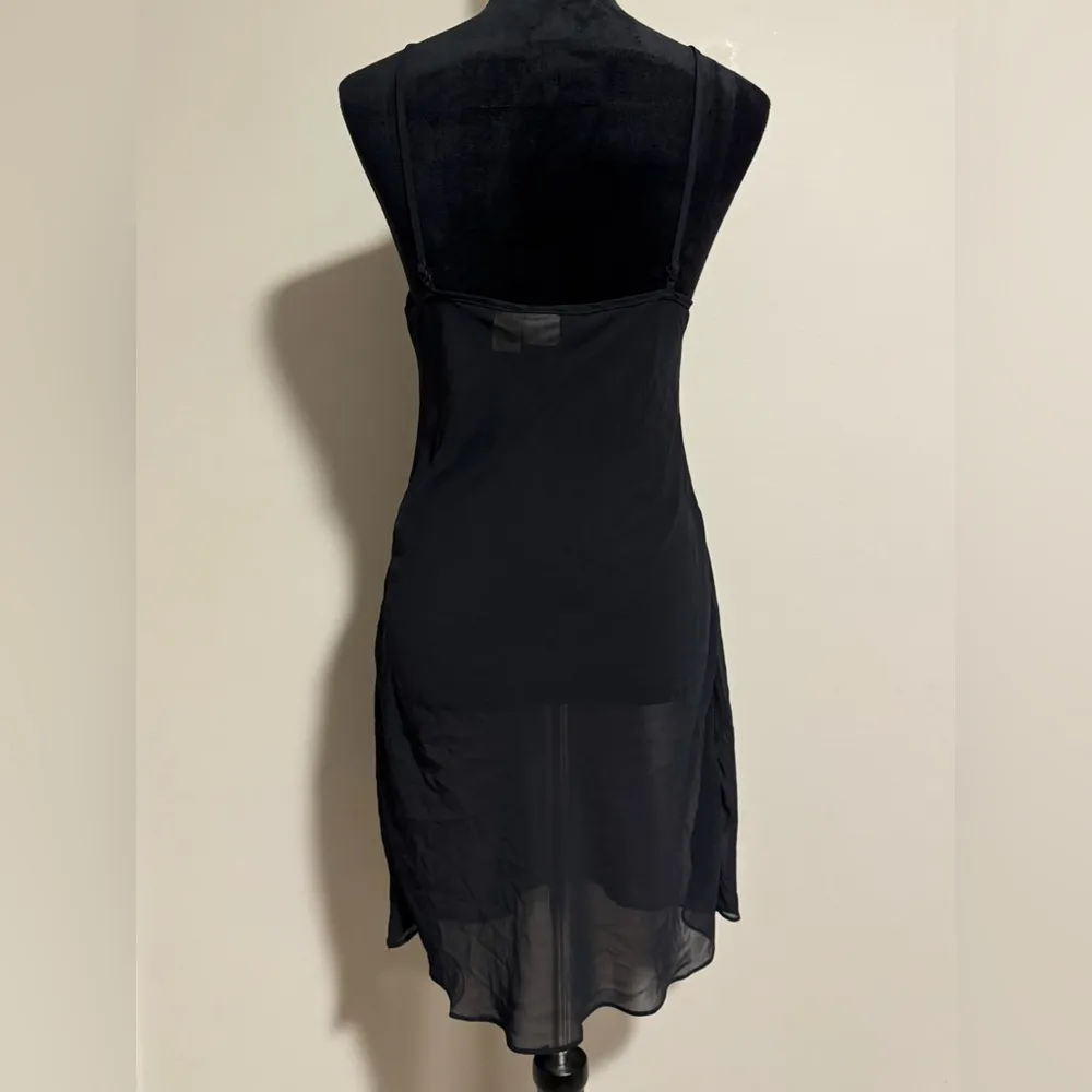 EUC Gilligan & O’Malley Black and Pink Lace Trim Floral Slip size small - Image 4