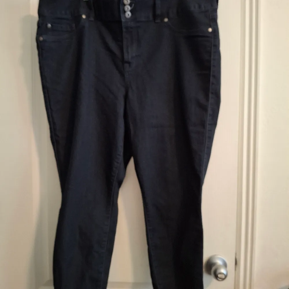 Torrid 20s  Jeans NWOT - Image 5