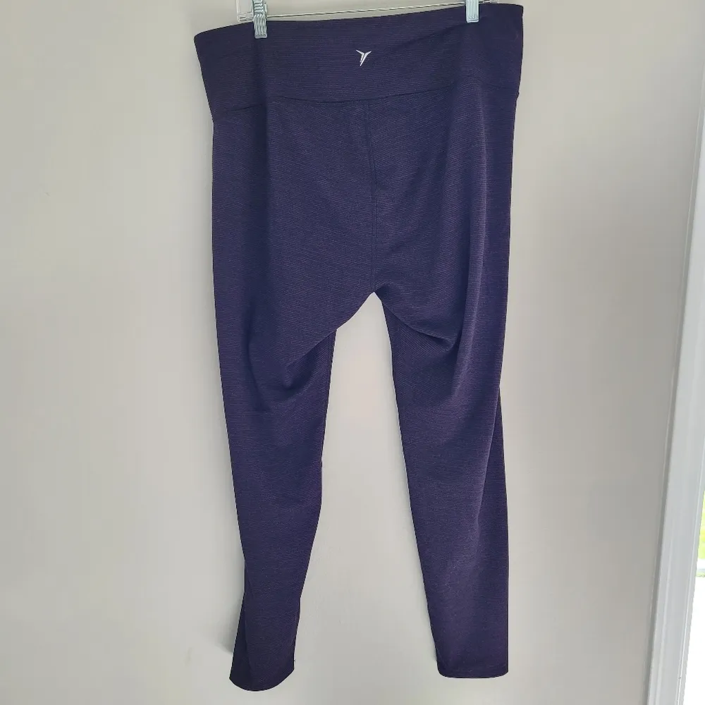 Old Navy Active Purple and Black Striped Leggings - Image 3