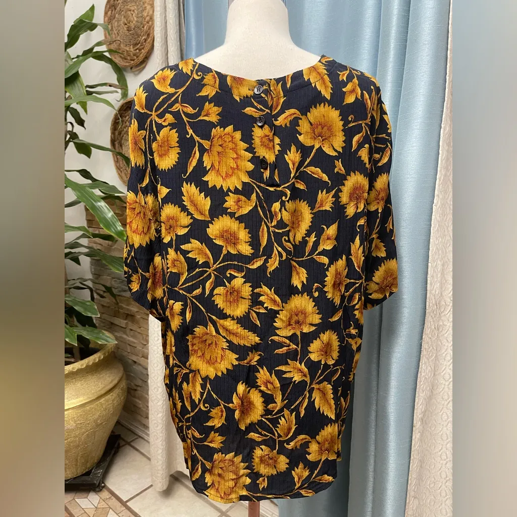 Jones New York Black and Yellow Floral silk Blouse wize 14 - Image 3