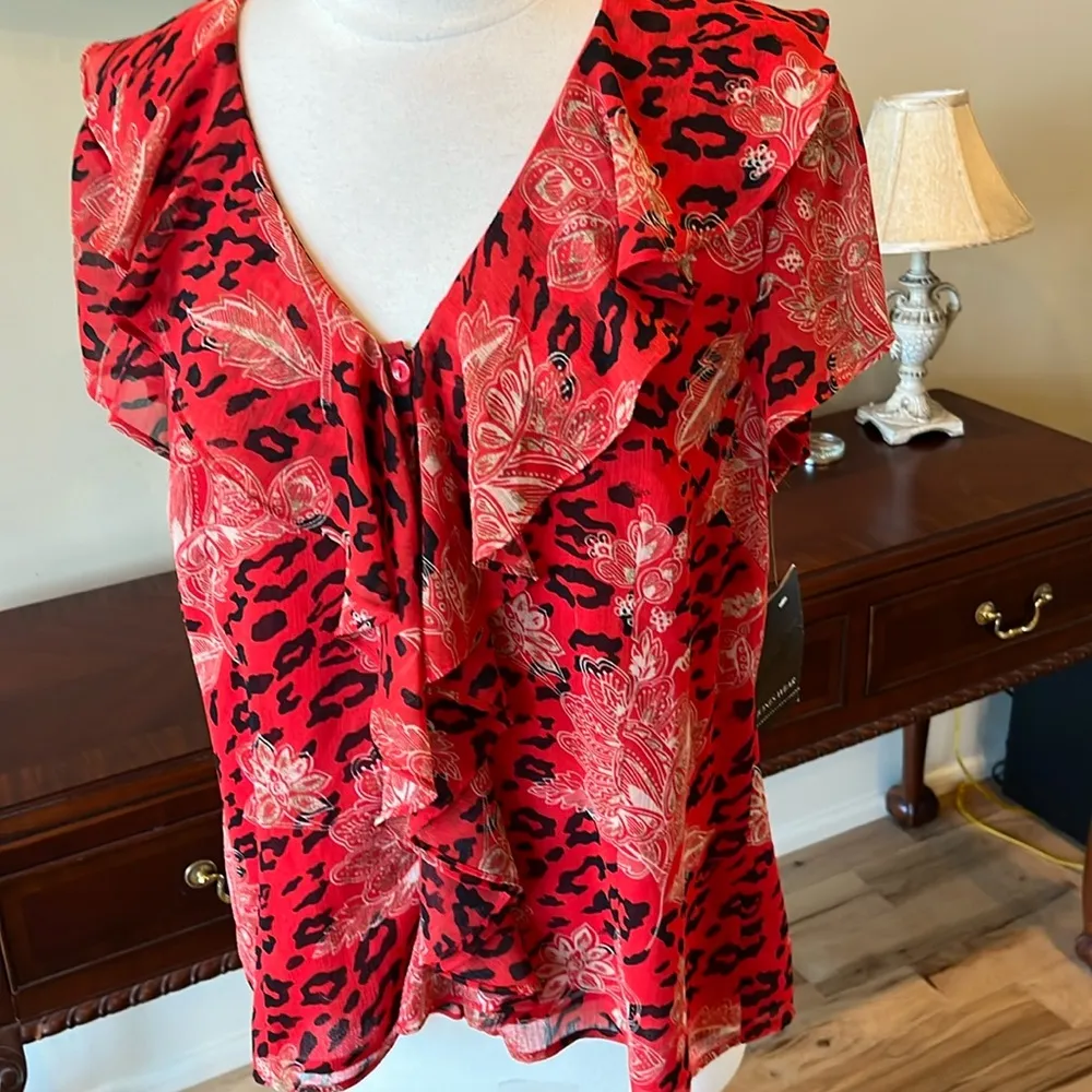 Jones Wear Top Red Black Silky Ruffle Center - Image 7