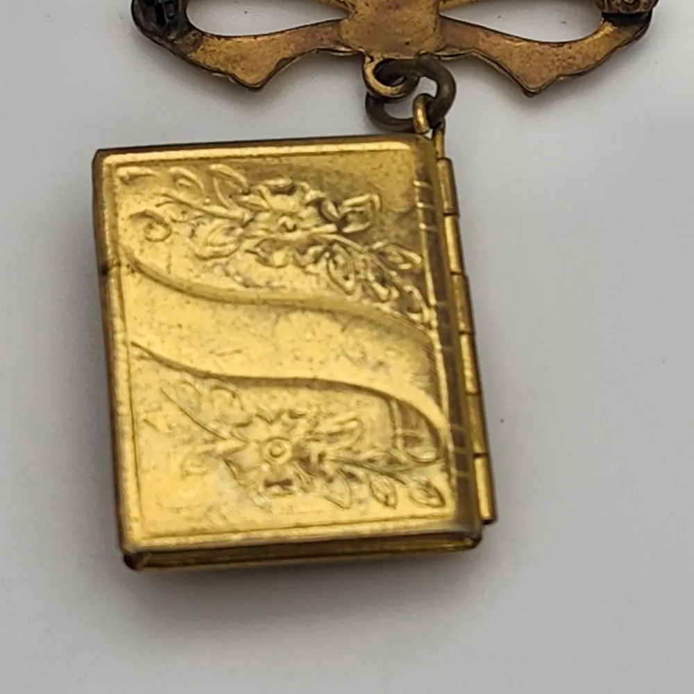 Vintage Gold Tone Locket Brooch Gold - Image 6