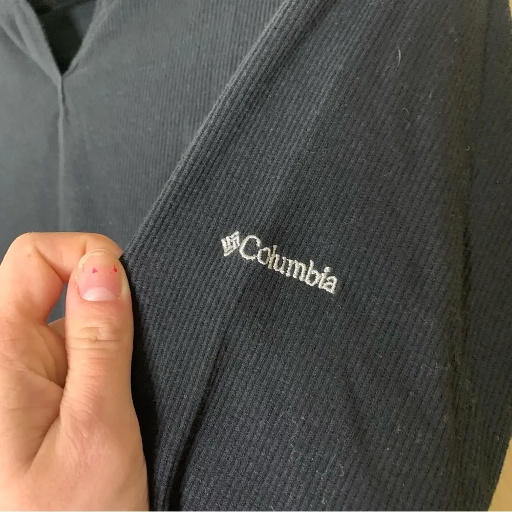 Columbia Black Waffle Henley Long Sleeve Size Small - Image 4