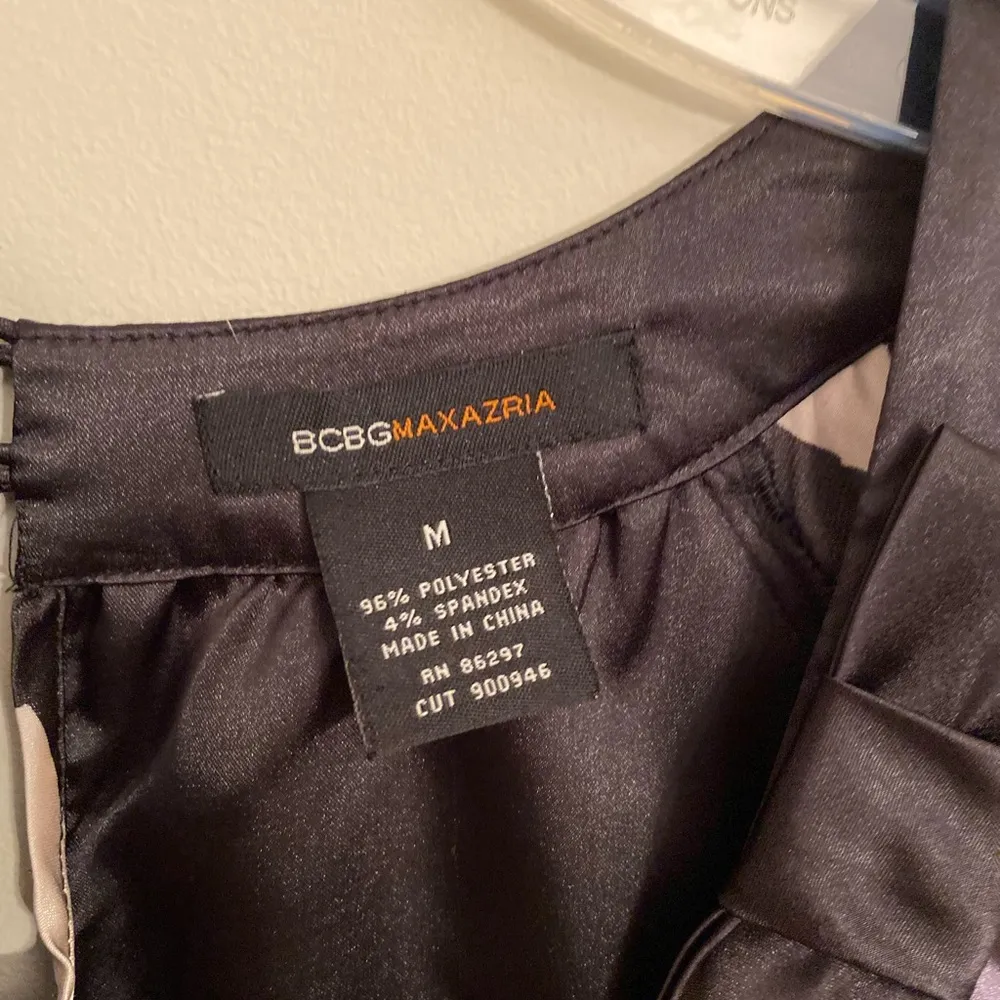 BCBG MaxAzria Satin Bow Dress Size Medium - Image 13