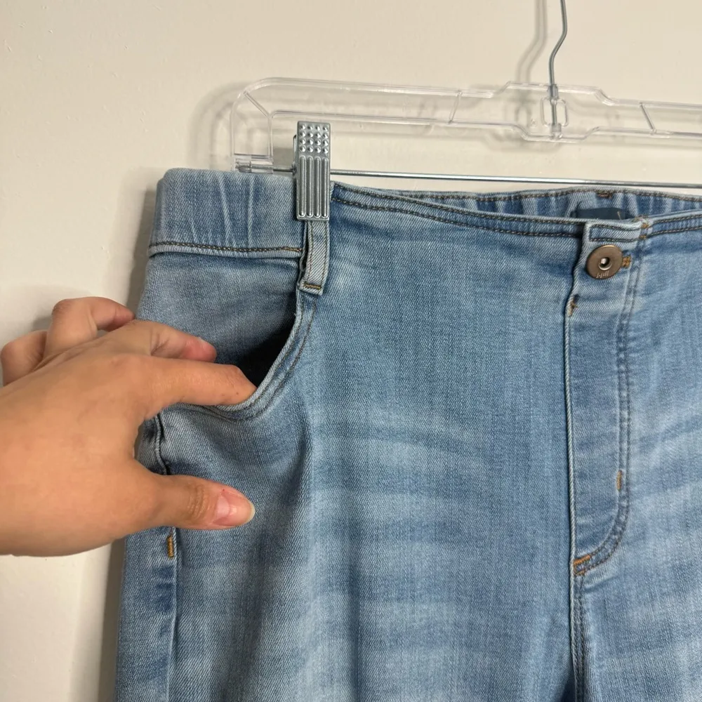 J. Jill Denim High Rise Straight Leg Crop Light Wash Blue Pull On Size 16 Petite - Image 3