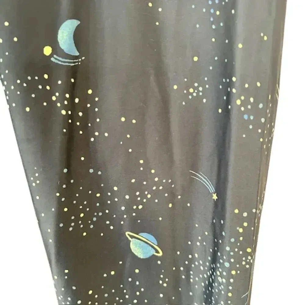 Taylor Swift-esque Victoria Sport VS Galaxy Workout Leggings, size Large68 - Image 3