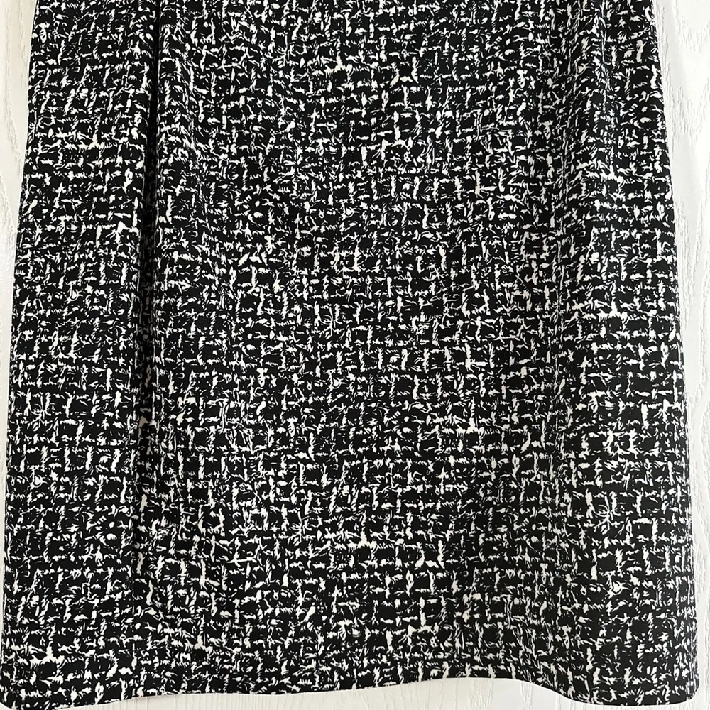 NWOT Michael Kors 10P black and white pencil skirt - Image 3
