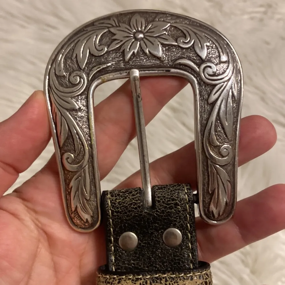 Nocona Gray and Silver Western Belt with Ornate Buckle size S 1/2” wide - Image 2