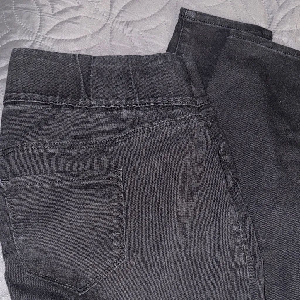 Old Navy Charcoal Super Skinny Jeans - Image 3