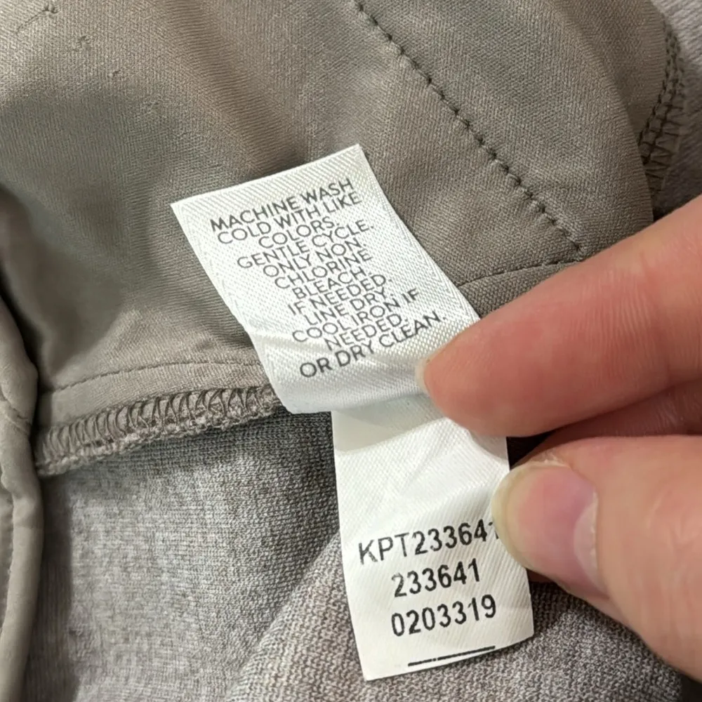 J.Jill  Ponte Slim Leg Cropped Pale Grey Pants size M - Image 10