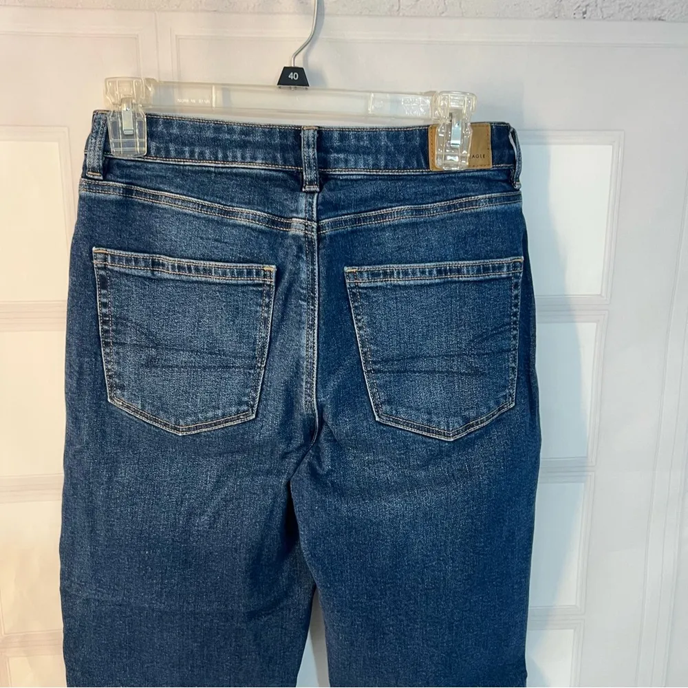 American Eagle medium wash blue mom jeans size 6 short - Image 5