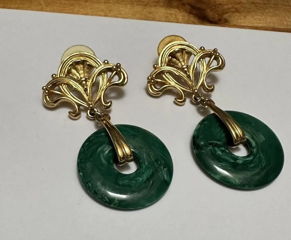 Avon Signed Green & Gold Tone Dangle Drop Statement Pierced Earrings - Image 2