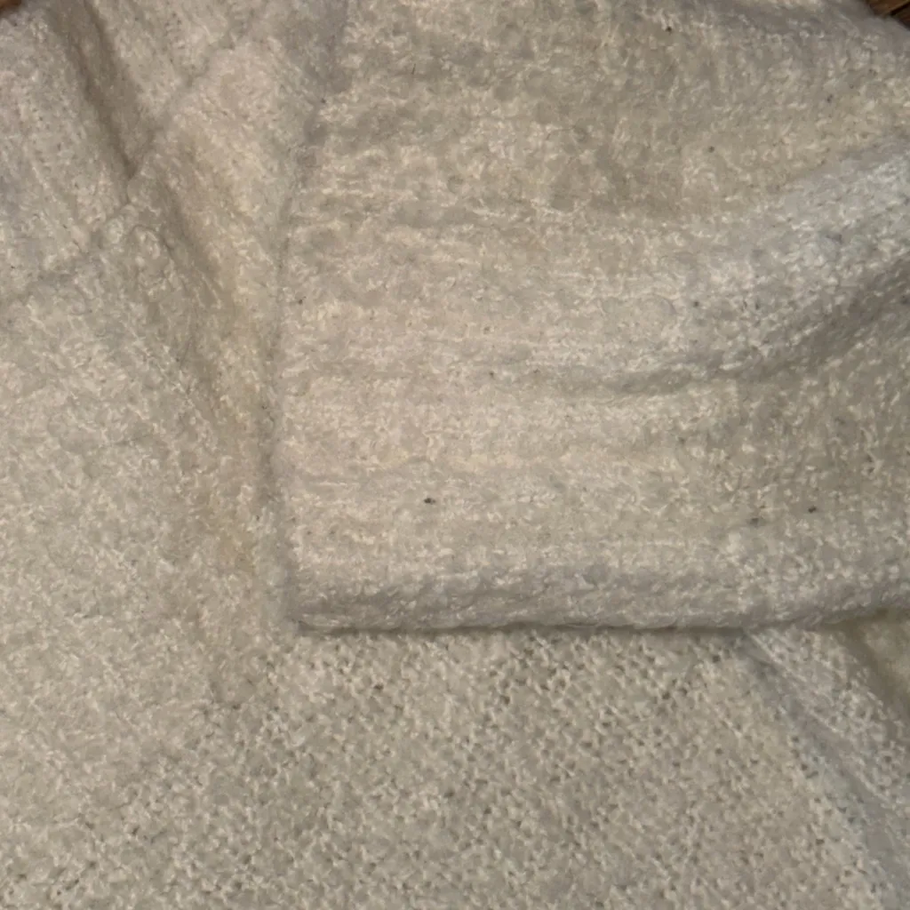 Divided By H&M Soft Cozy White Sweater Size Medium - Image 6