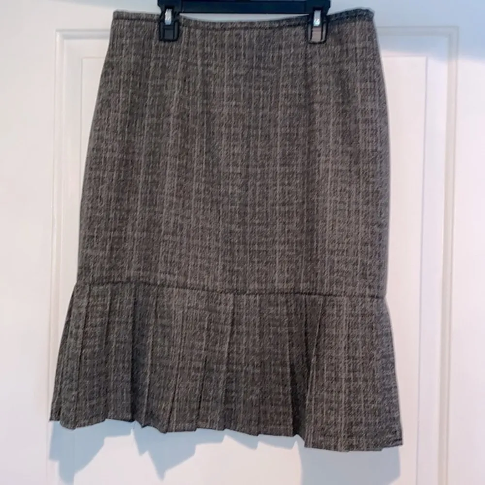 Ainsley & Aiden skirt suit set size 10 Gray - Image 8