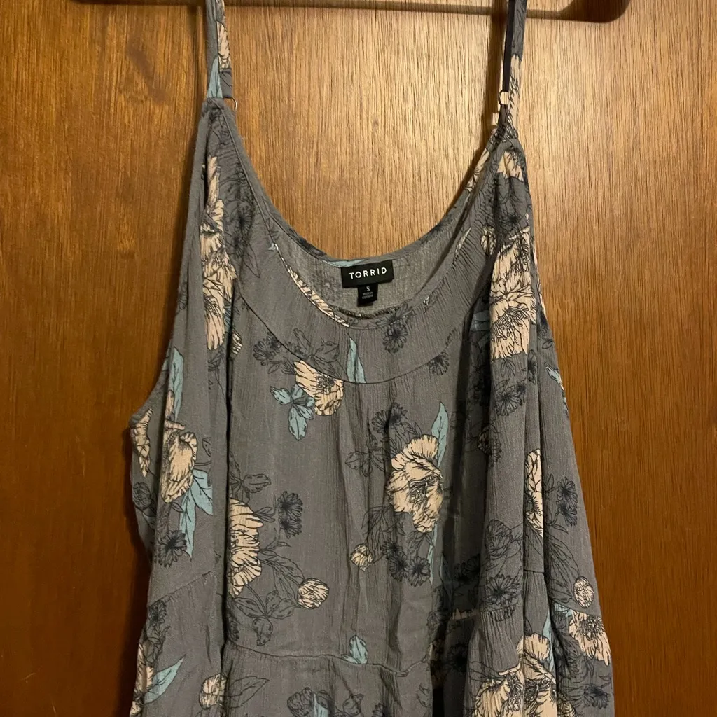 Torrid Plus Size Grey Floral Gauze Shirred Babydoll Cami Size 5XL - Image 4