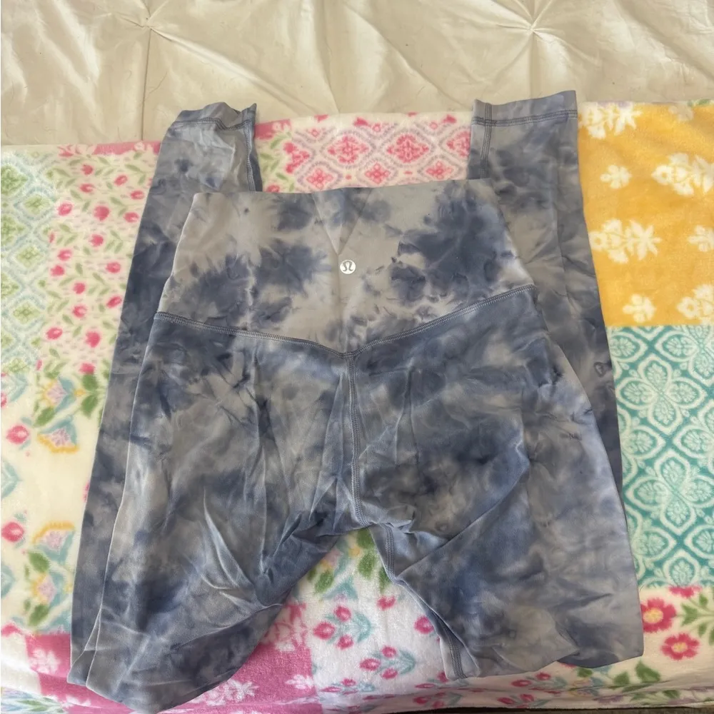 Blue Diamond Dye Lululemon 28” Leggings - Image 3