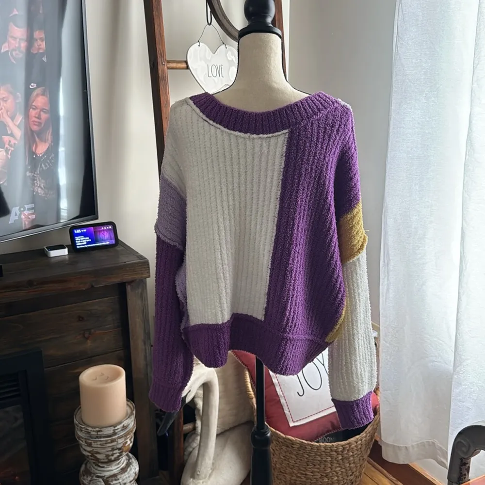 POL Purple and White V-Neck Chunky Knit Oversized Sweater Small - Image 4