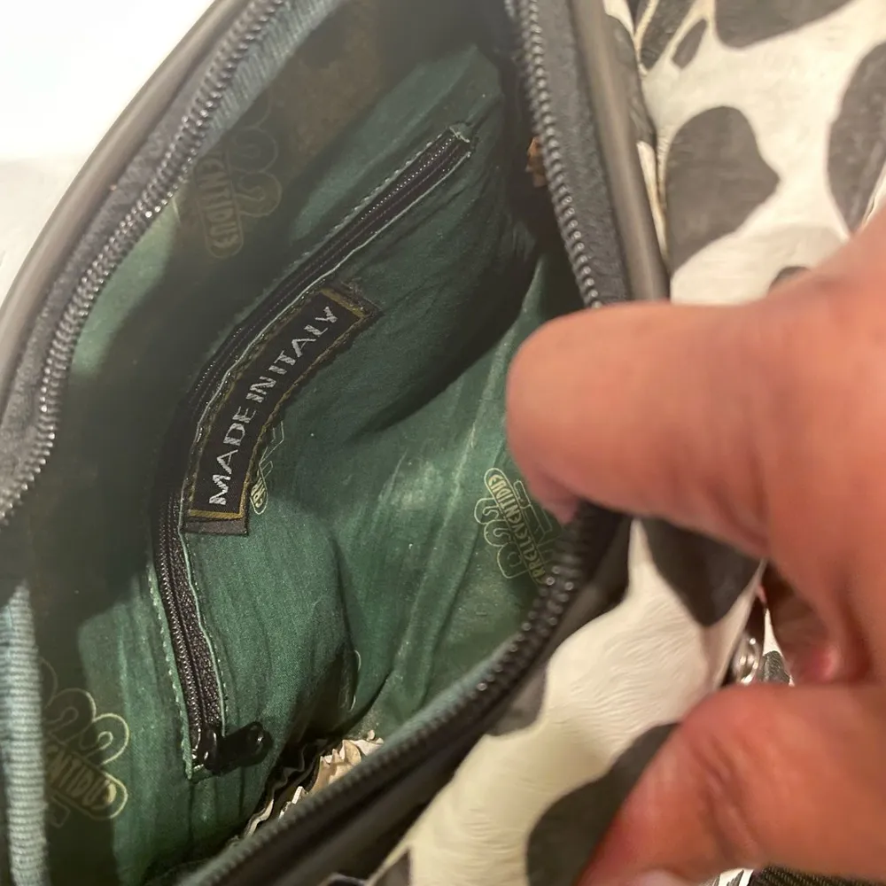 Errelleventidue RL22 Spotted Animal Print Textured Leather Bag Black White Italy - Image 11