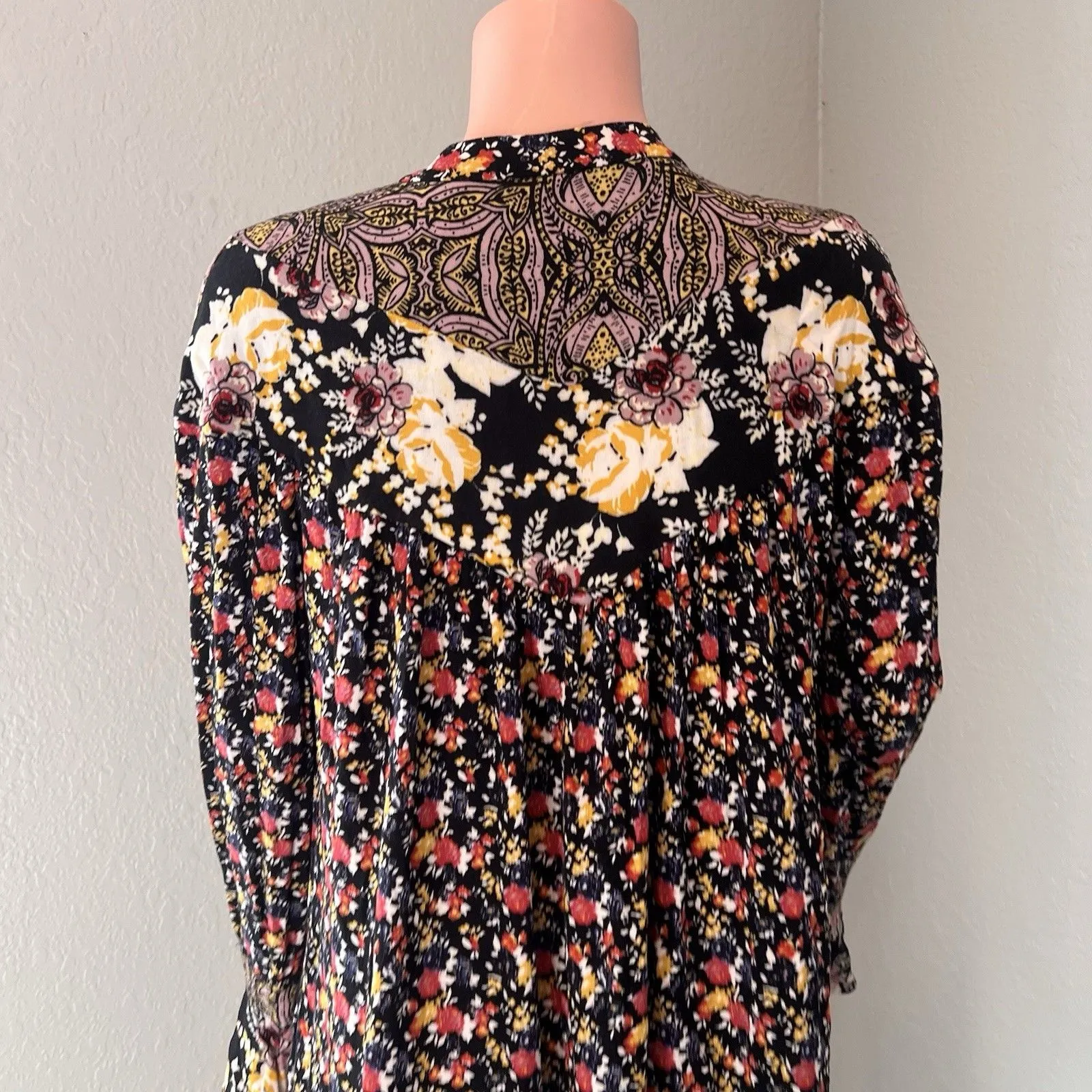 Free People Bohemian flowy Mini Dress M Black Floral Button Front Bell Sleeve - Image 15