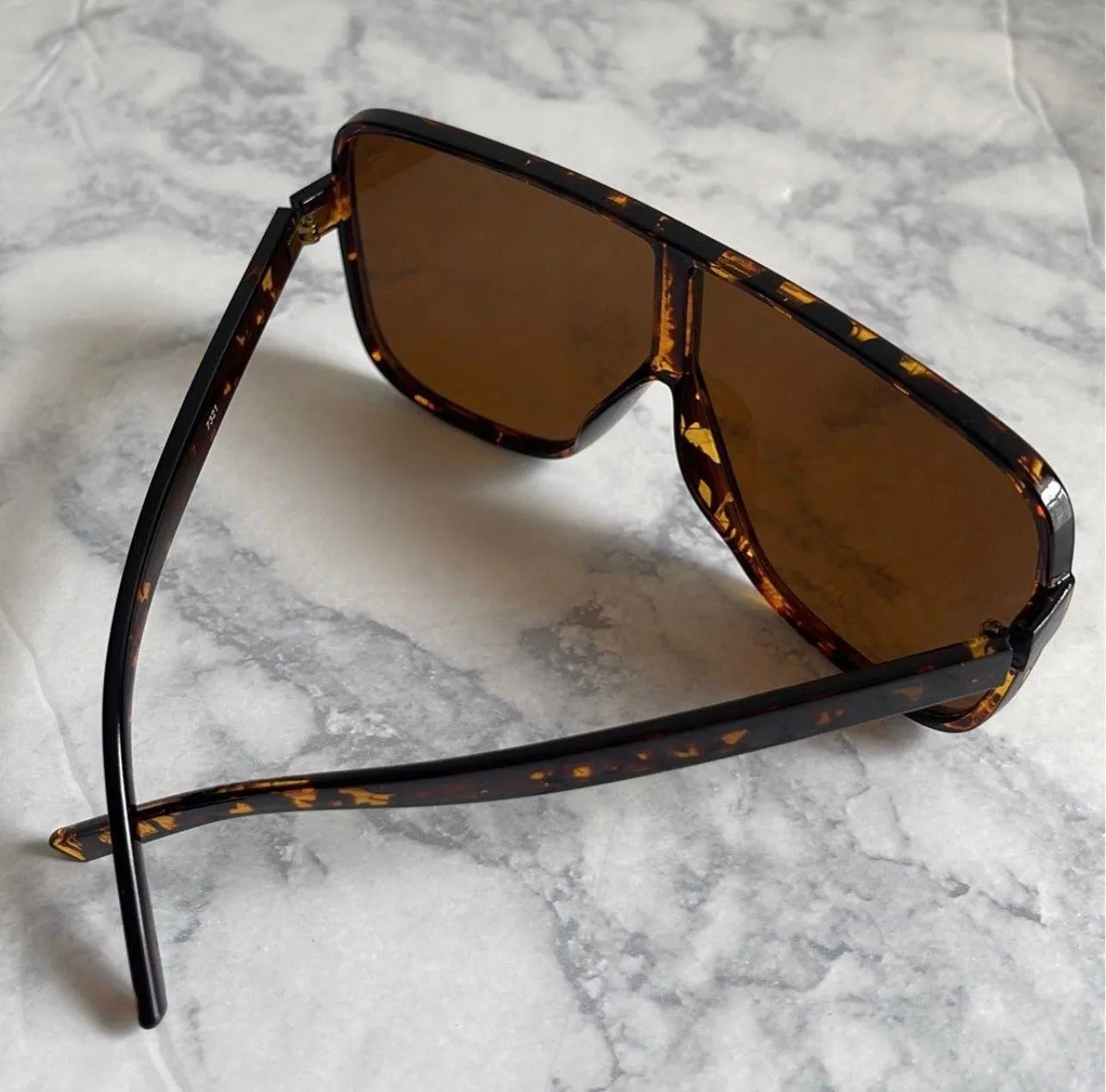 Oversize Sunglasses - Image 5